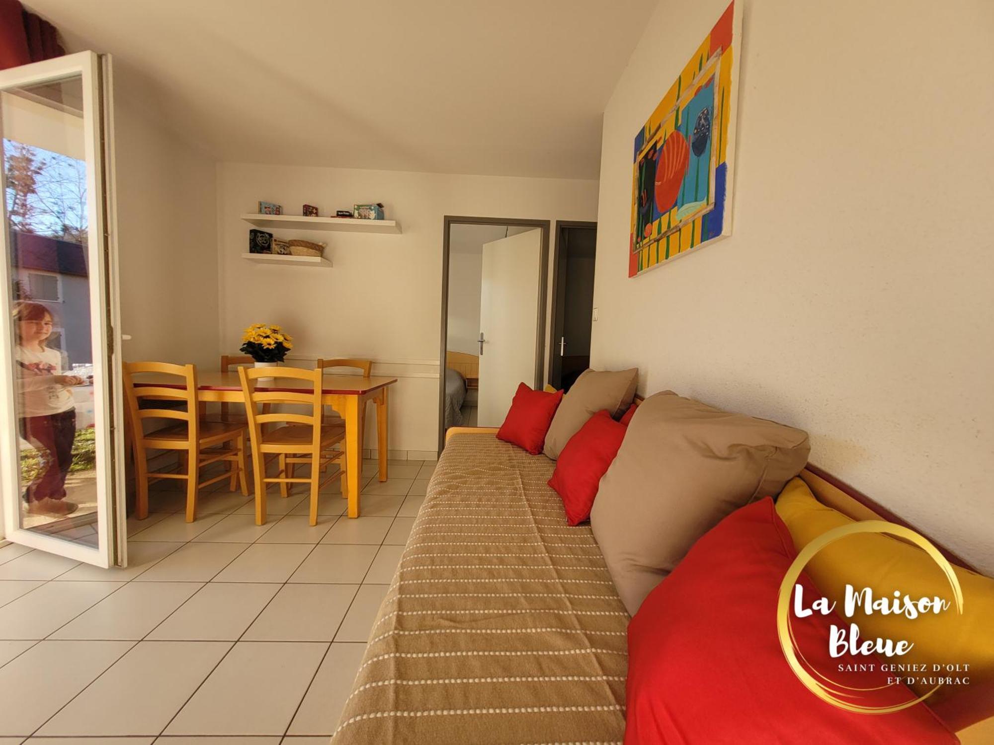 La Maison Bleue, Village Vacances, Piscine, Parking Saint-Geniez-dʼOlt Eksteriør billede