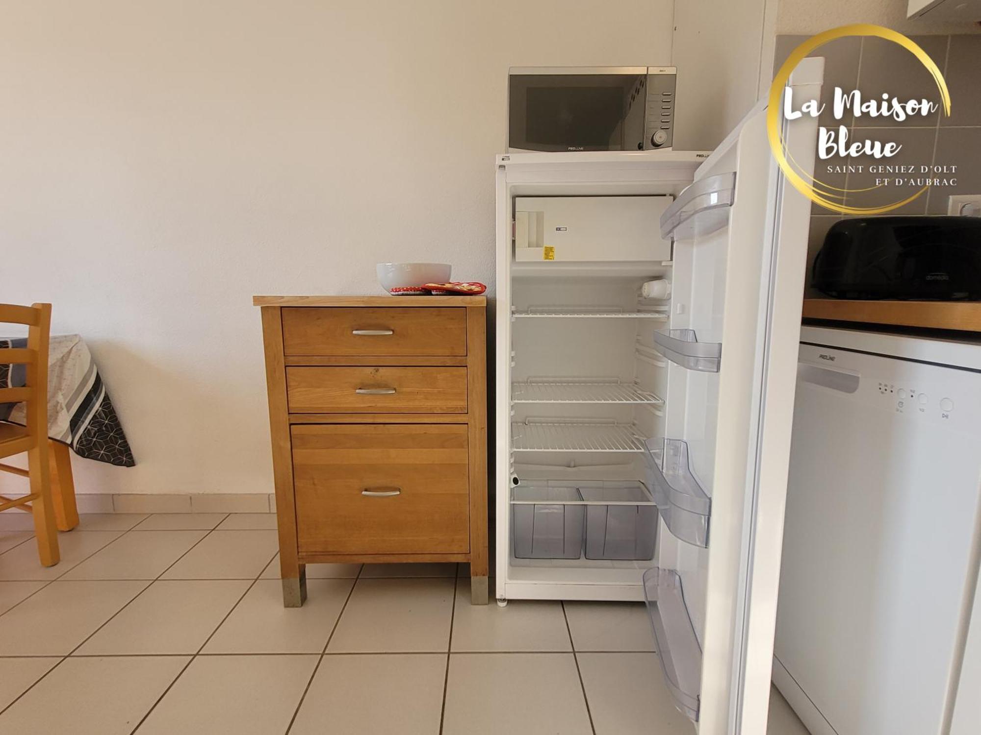 La Maison Bleue, Village Vacances, Piscine, Parking Saint-Geniez-dʼOlt Eksteriør billede