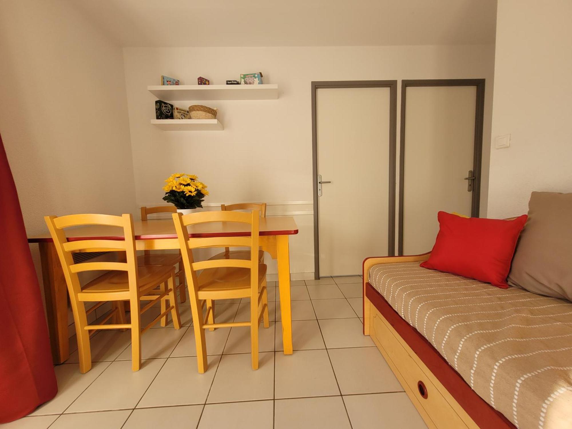 La Maison Bleue, Village Vacances, Piscine, Parking Saint-Geniez-dʼOlt Eksteriør billede